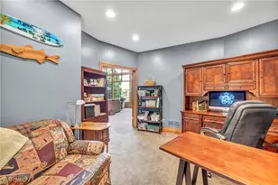 10360 Sawmill Dr, Chardon, OH 44024 - Photo 13