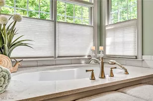 10360 Sawmill Dr, Chardon, OH 44024 - Photo 21