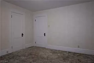 167 Pioneer St, Akron, OH 44305 - Photo 9