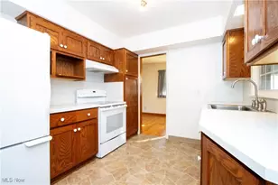 2280 Friar Tuck Cir, Wooster, OH 44691 - Photo 9