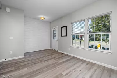 9088 Stonegate Circle, North Ridgeville, OH 44039 - Photo 3