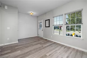 9088 Stonegate Cir, North Ridgeville, OH 44039 - Photo 3