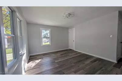 6089 Dunham Road, Maple Heights, OH 44137 - Photo 27