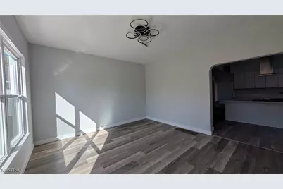 6089 Dunham Road, Maple Heights, OH 44137 - Photo 5