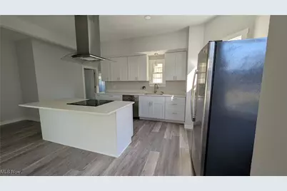 6089 Dunham Road, Maple Heights, OH 44137 - Photo 7