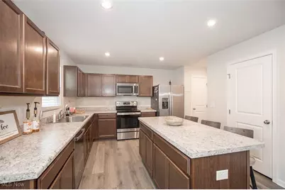 34399 Sylvia Drive, Eastlake, OH 44095 - Photo 7