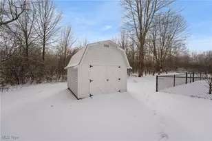 2390 Auberry Dr, Akron, OH 44312 - Photo 43