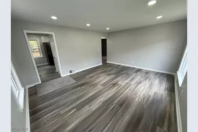 325 E 257 Street, Euclid, OH 44132 - Photo 17
