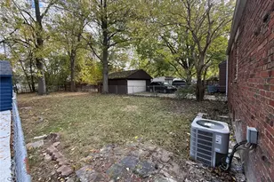 325 E 257th St, Euclid, OH 44132 - Photo 7