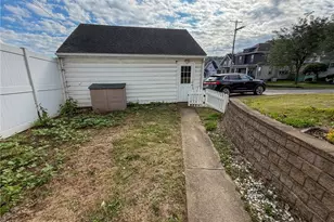 800 Elm St, Martins Ferry, OH 43935 - Photo 3