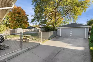 650 E Dartmoor Ave, Green Hills, OH 44131 - Photo 21