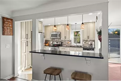 650 E Dartmoor Avenue, Green Hills, OH 44131 - Photo 5