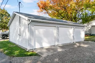 821 Lake Ave NE, Massillon, OH 44646 - Photo 23