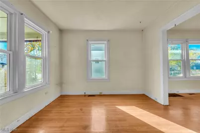 122 Bellfield Avenue, Elyria, OH 44035 - Photo 9