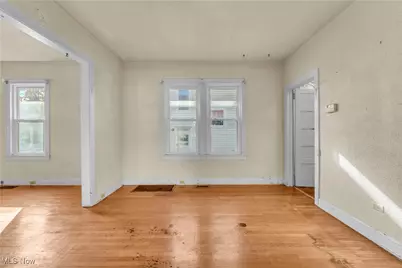 122 Bellfield Avenue, Elyria, OH 44035 - Photo 11