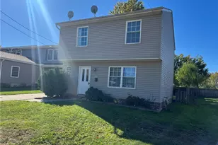 1834 Robindale St, Wickliffe, OH 44092 - Photo 3