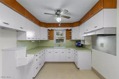 1850 Whipple Avenue NW, Canton, OH 44708 - Photo 9