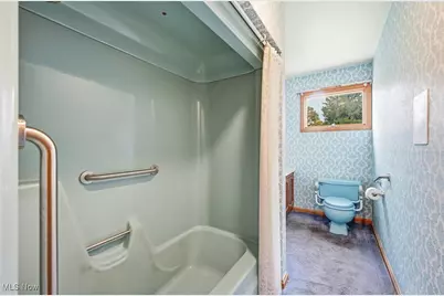 1515 Braceville Robinson Road, Worthington, OH 44470 - Photo 17