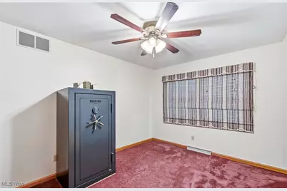 1515 Braceville Robinson Road, Worthington, OH 44470 - Photo 19