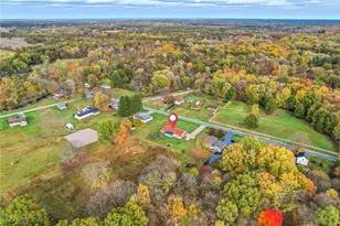 1515 Braceville Robinson Rd, Worthington, OH 44470 - Photo 3