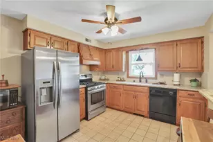 895 Lancaster Dr, Medina, OH 44256 - Photo 15