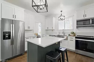 217 E Ninth St, Williamstown, WV 26187 - Photo 9