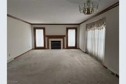 1357 S Azalea Boulevard, Barberton, OH 44203 - Photo 5