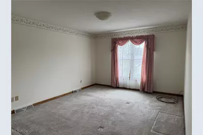 1357 S Azalea Boulevard, Barberton, OH 44203 - Photo 9