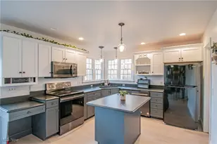 700 Stillwater Dr, Deerfield, OH 44411 - Photo 9