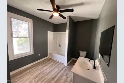 828 Locust Avenue, Zanesville, OH 43701 - Photo 15