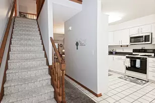 124 Oakley Green Dr, Elyria, OH 44035 - Photo 5