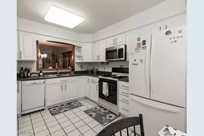 124 Oakley Green Drive, Elyria, OH 44035 - Photo 7