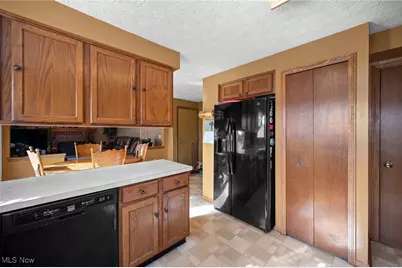 580 Colchester Court, Akron, OH 44319 - Photo 9