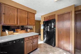 580 Colchester Ct, Akron, OH 44319 - Photo 9