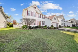 580 Colchester Ct, Akron, OH 44319 - Photo 3