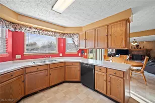 580 Colchester Ct, Akron, OH 44319 - Photo 11