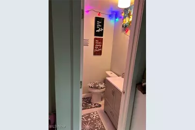 8470 Shadyview Avenue NW, Clinton, OH 44216 - Photo 11