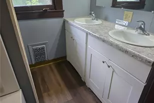 236 Fairgreen Ave, Youngstown, OH 44504 - Photo 9