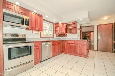 10315 Pinegate Drive, Chardon, OH 44024 - Photo 11