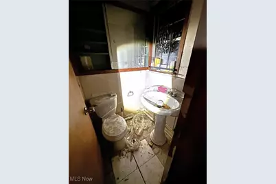 3957 Strandhill Road, Loveland, OH 44118 - Photo 15