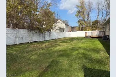215 21st Street SE, Massillon, OH 44646 - Photo 3