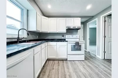 65 29th Street NW, Barberton, OH 44203 - Photo 7