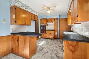 3966 Wadsworth Rd, Norton, OH 44203 - Photo 11