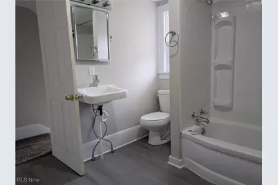 526 Wooster Road N, Barberton, OH 44203 - Photo 11