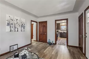 512 S Hazelwood Ave, Youngstown, OH 44509 - Photo 5