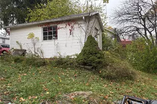 226 E Main St, Freeport, OH 43973 - Photo 7