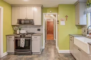 18302 Scottsdale Blvd, Huber Heights, OH 44122 - Photo 13