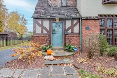 18302 Scottsdale Boulevard, Huber Heights, OH 44122 - Photo 5