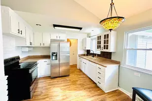 30404 Gebhart Pl, Willowick, OH 44095 - Photo 9