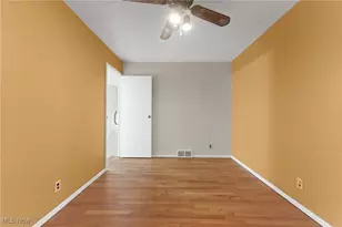 30321 Gebhart Pl, Willowick, OH 44095 - Photo 21